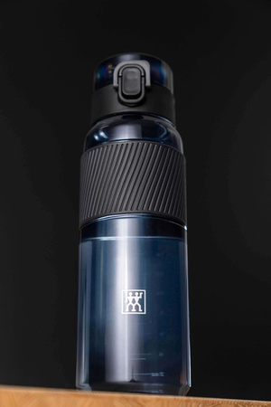 ZWILLING BOTTLE Bidon tritanowy 680 ml, czarny